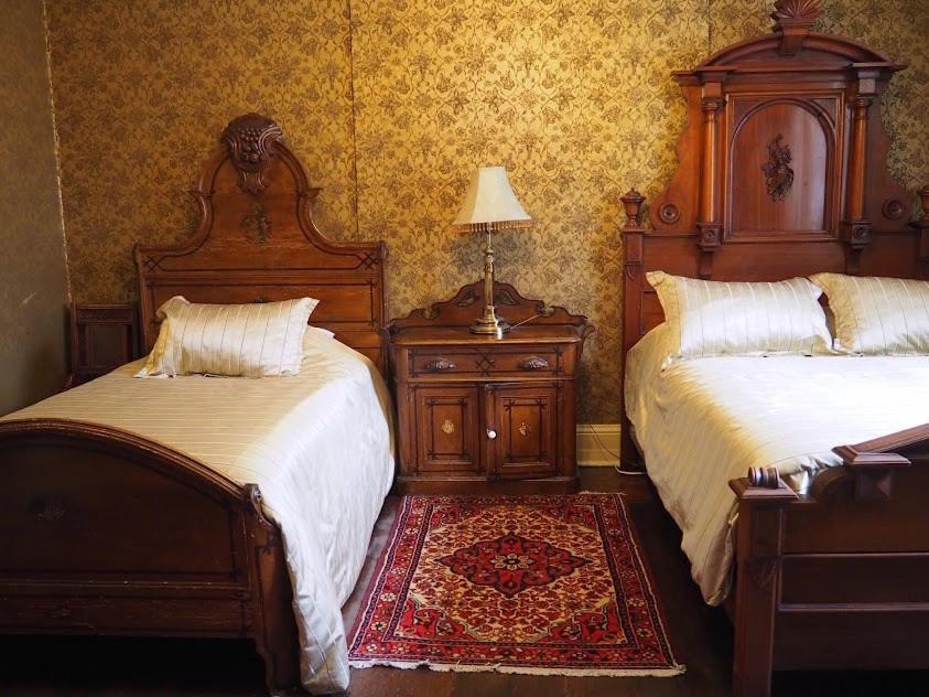 Chrysler House Bed & Breakfast Gananoque Bagian luar foto