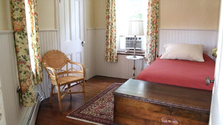 Chrysler House Bed & Breakfast Gananoque Bagian luar foto