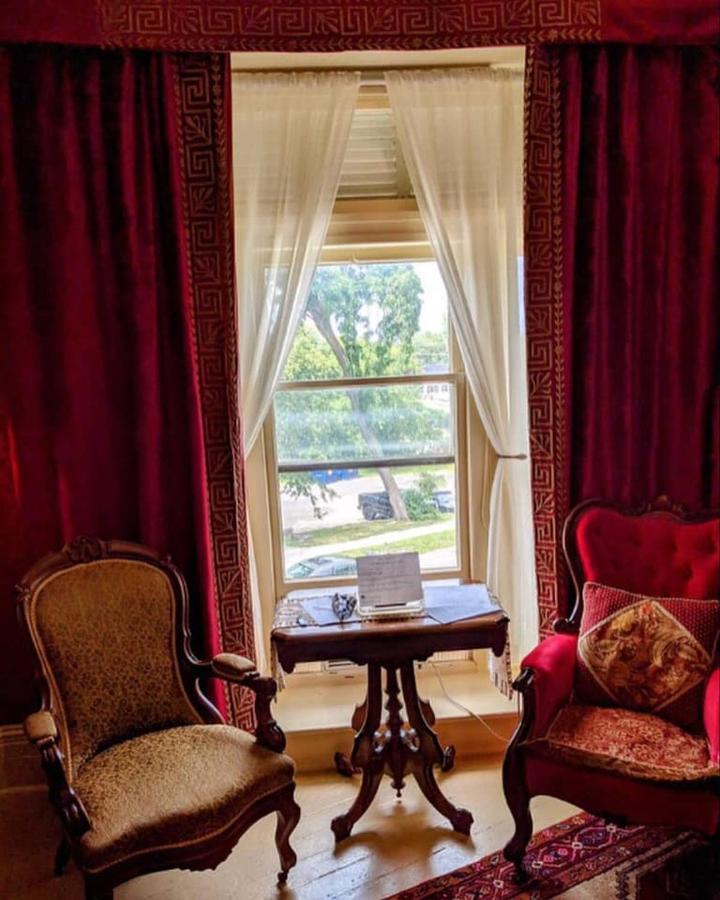 Chrysler House Bed & Breakfast Gananoque Bagian luar foto